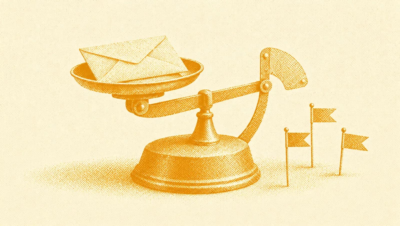 Illustrazione in toni ocra: una bilancia postale d'ottone che pesa una lettera, con alcune piccole bandiere senza simboli su spilli accanto.